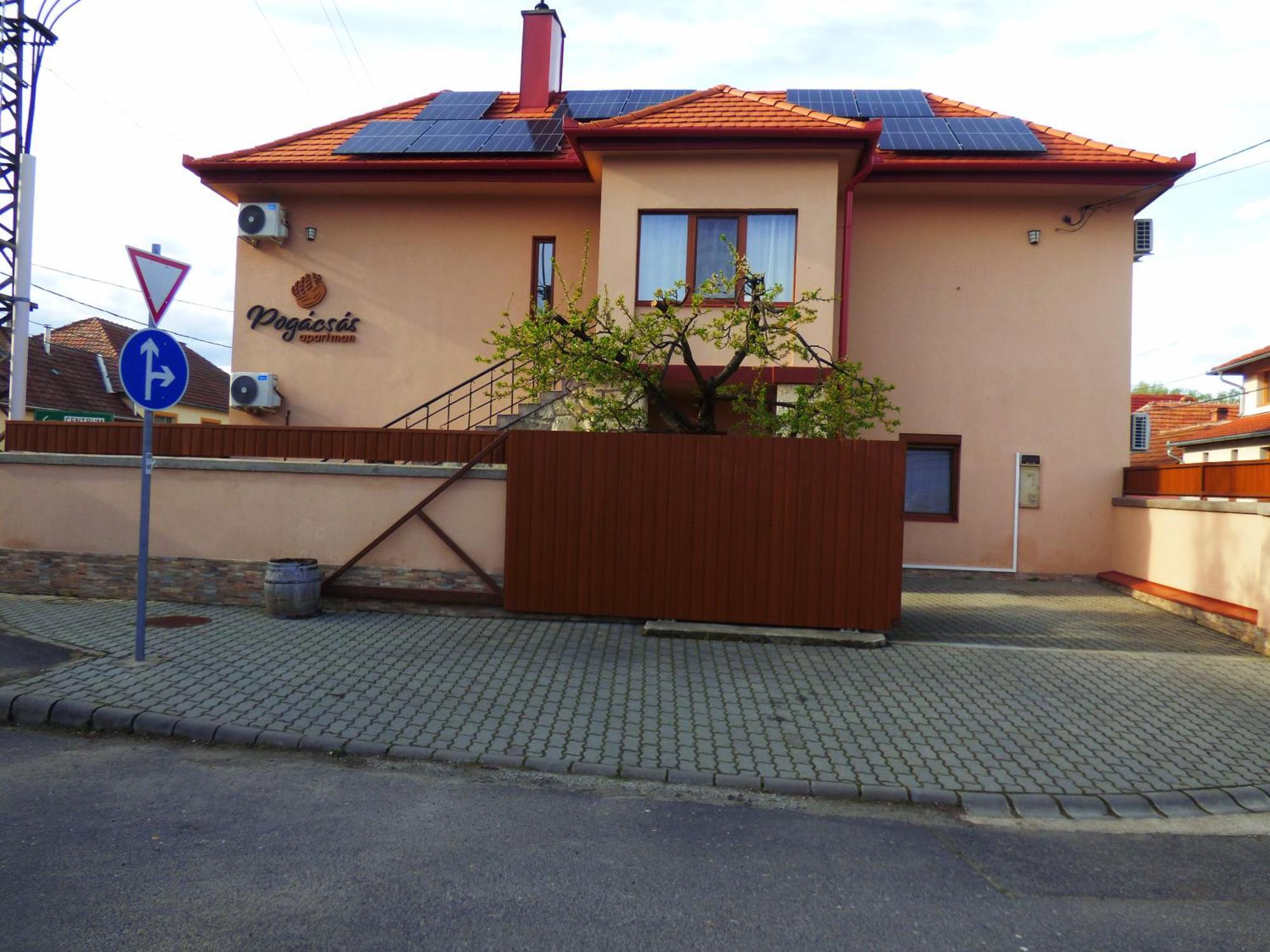 Pogacsas Apartman Apartment Tokaj Exterior photo